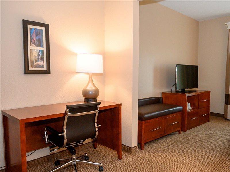 Comfort Inn & Suites Patriots Point Mount Pleasant Ngoại thất bức ảnh