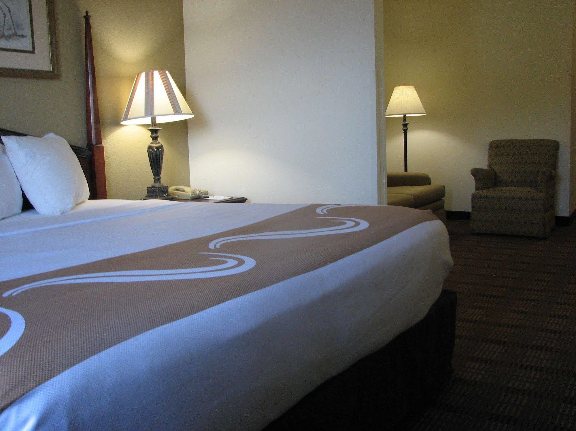Comfort Inn & Suites Patriots Point Mount Pleasant Ngoại thất bức ảnh